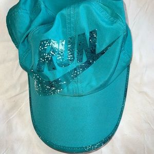 Nike Womens “Run” Featherlight Hat, Light Blue